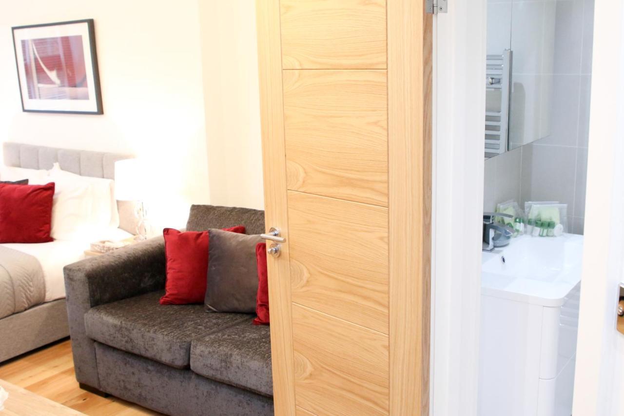 Executive Bright And Airy Studio Apartment In Sydenham London Kültér fotó