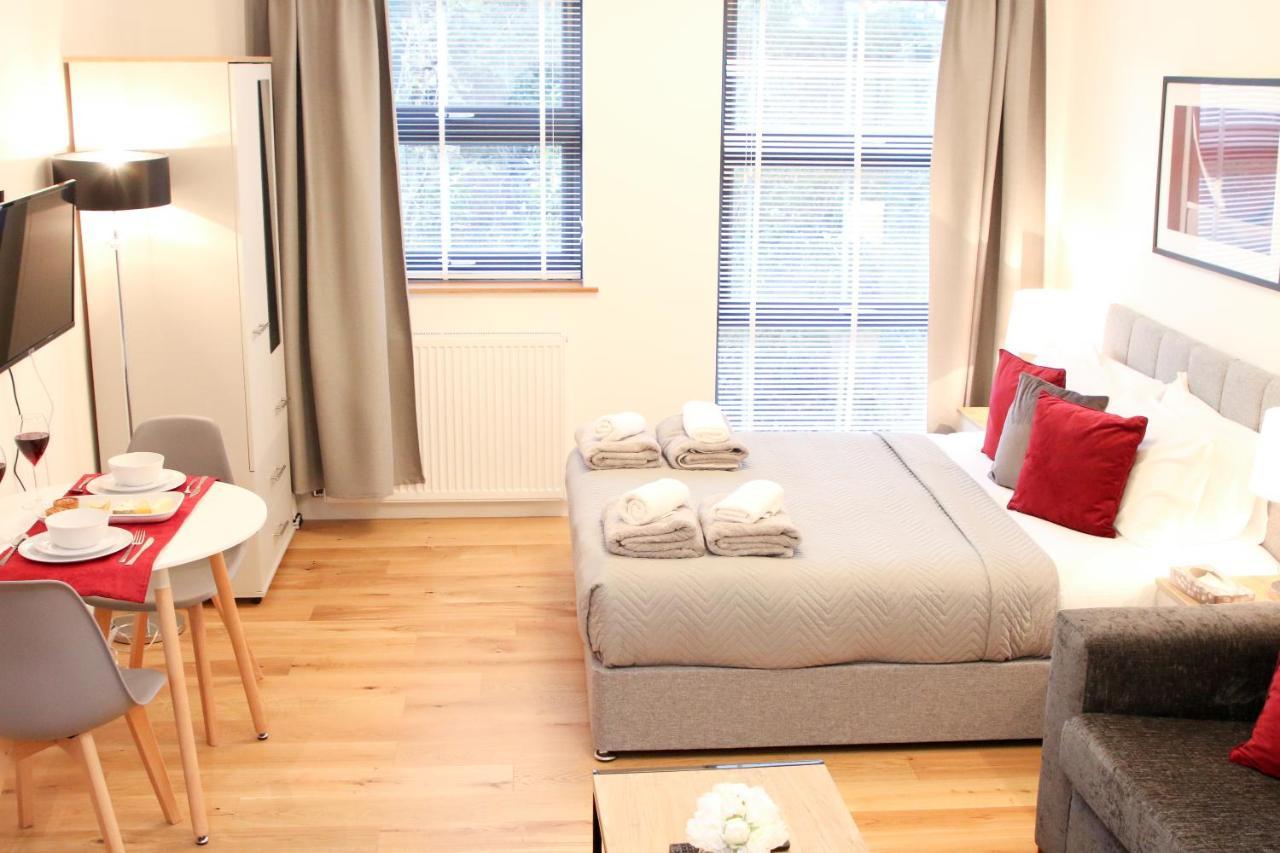 Executive Bright And Airy Studio Apartment In Sydenham London Kültér fotó